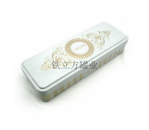 三片馬口鐵掛鉸長(zhǎng)餅干盒